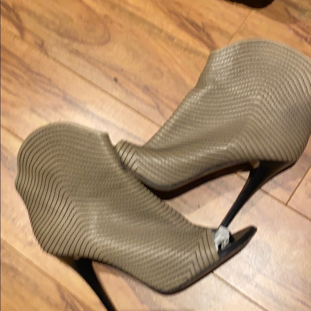 Ankle boots